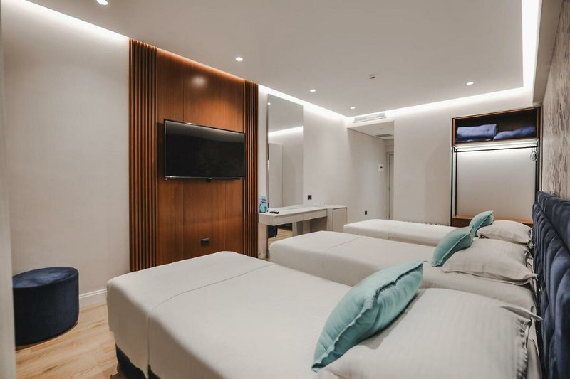 Hotel Oasis 15