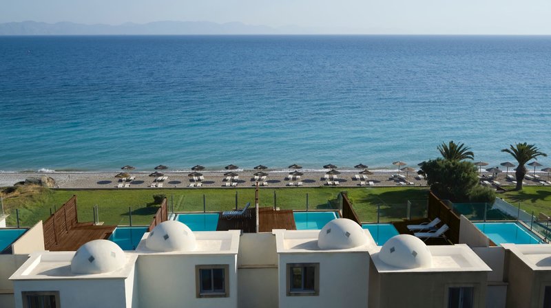 Ixian Grand & All Suites 11
