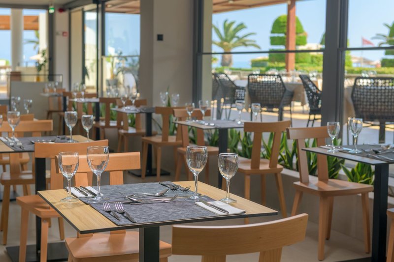 Ixian Grand & All Suites 26