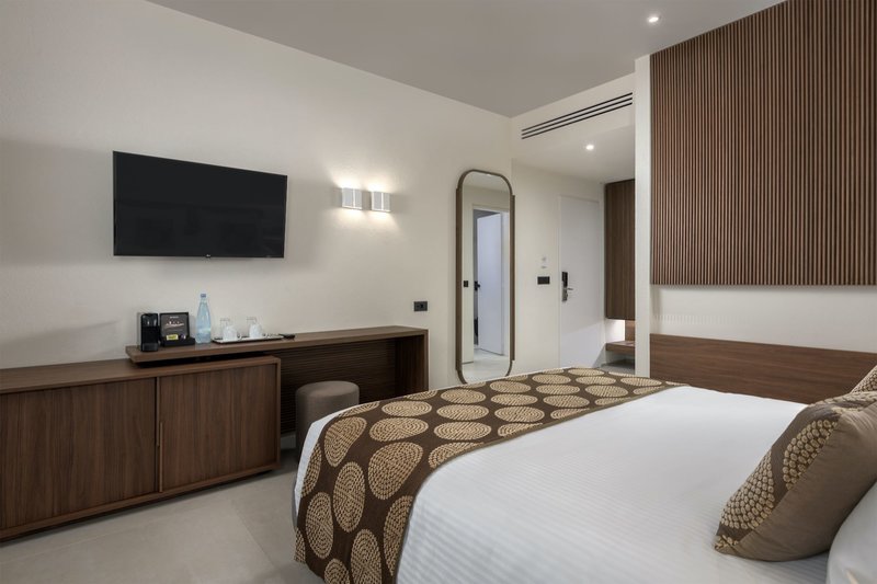 Ixian Grand & All Suites 35