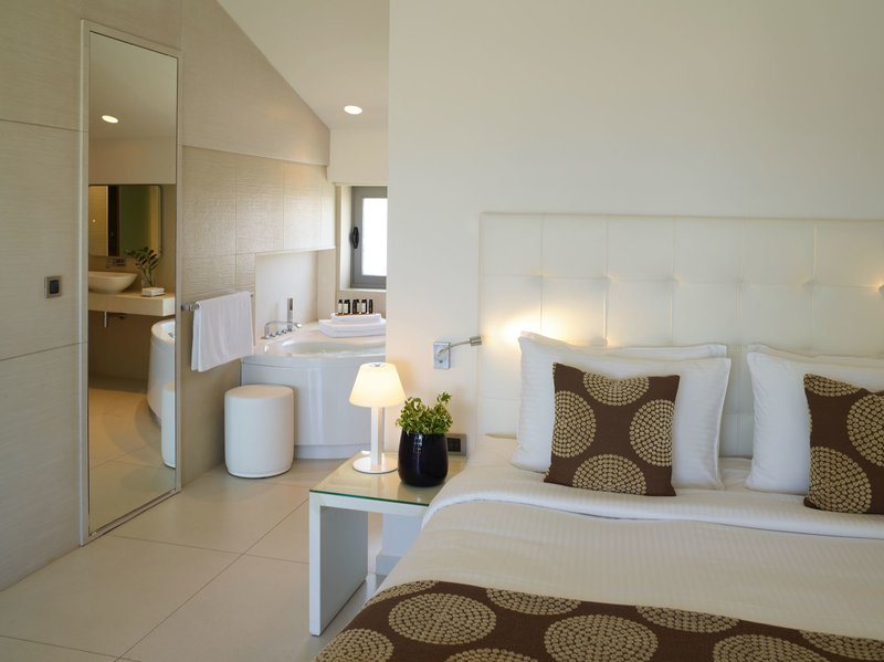 Ixian Grand & All Suites 37