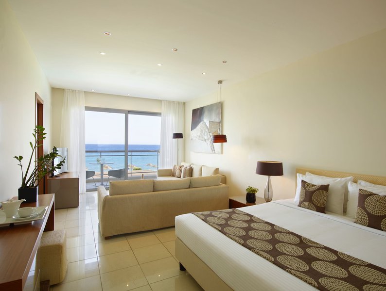 Ixian Grand & All Suites 44