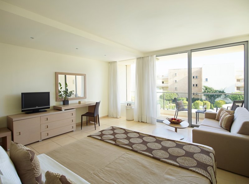 The Ixian Grand & All Suites 22