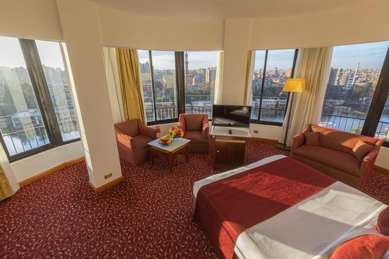 Golden Tulip Flamenco 10