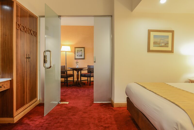 Golden Tulip Flamenco 34