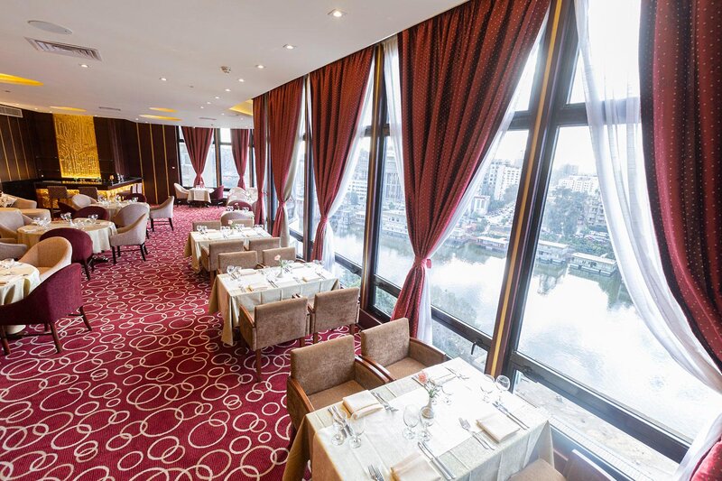 Golden Tulip Flamenco 43