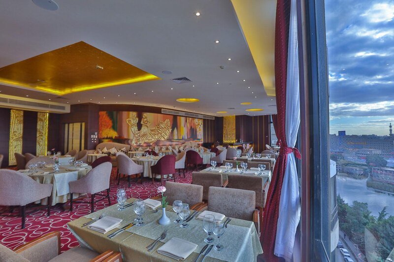 Golden Tulip Flamenco 45