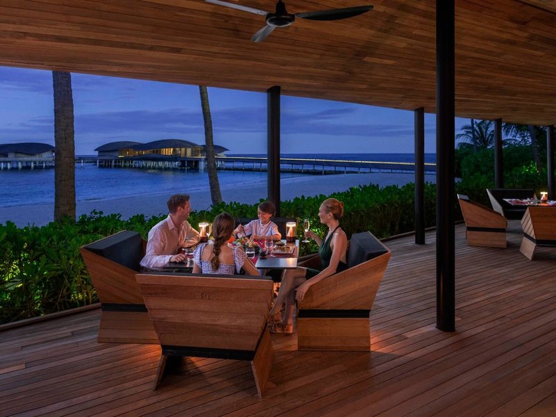 The St. Regis Maldives Vommuli Resort 18