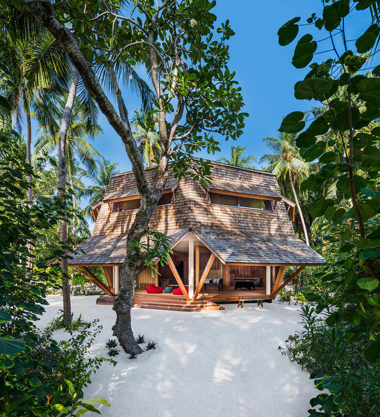 The St. Regis Maldives Vommuli Resort 42