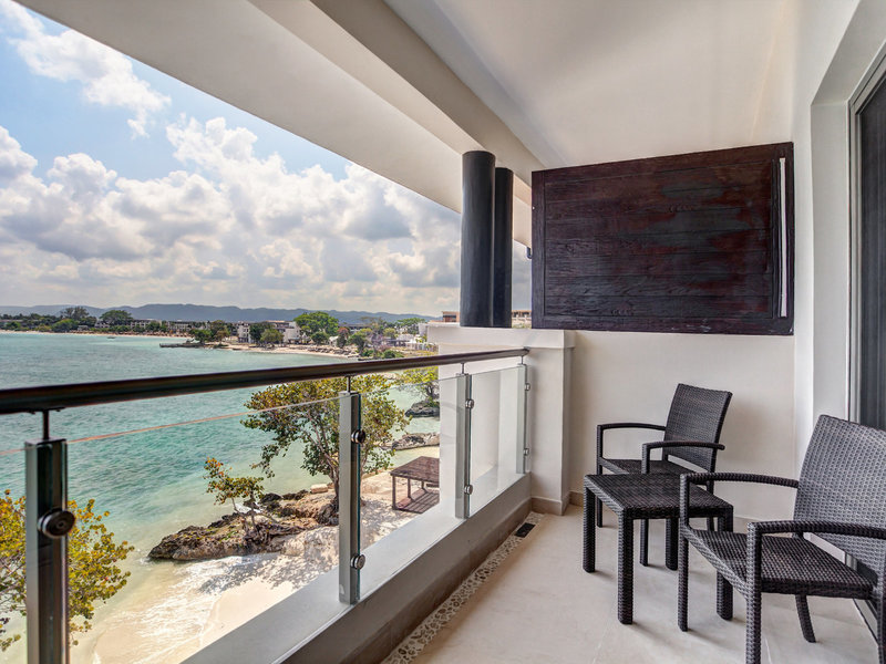 Hideaway at Royalton Negril 39