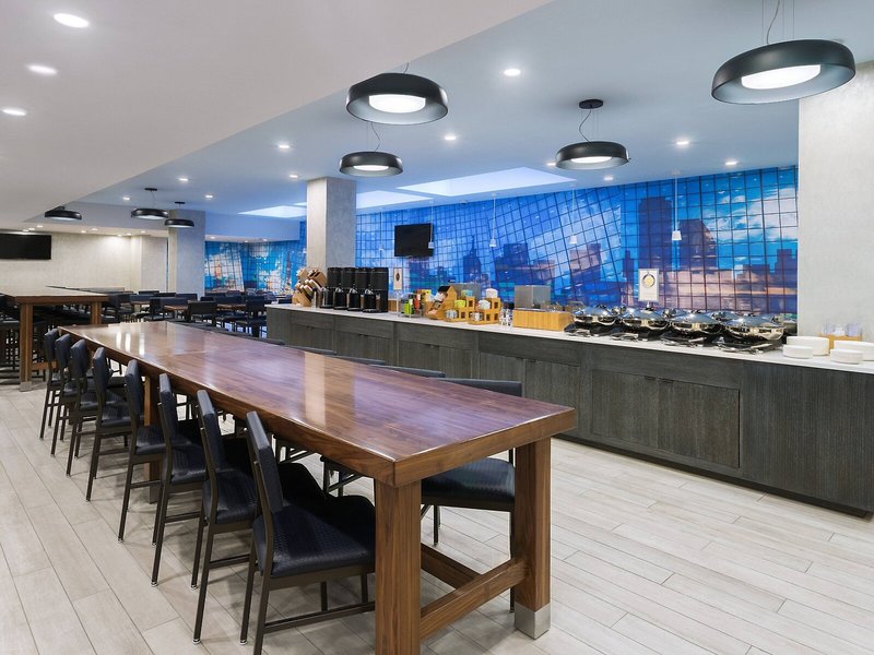 Fairfield Inn & Suites New York Manhattan/Central Park 14