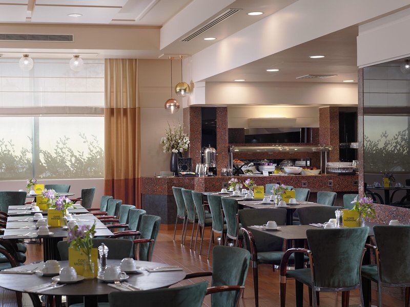Holiday Inn Athen Attica Av Airport W 10