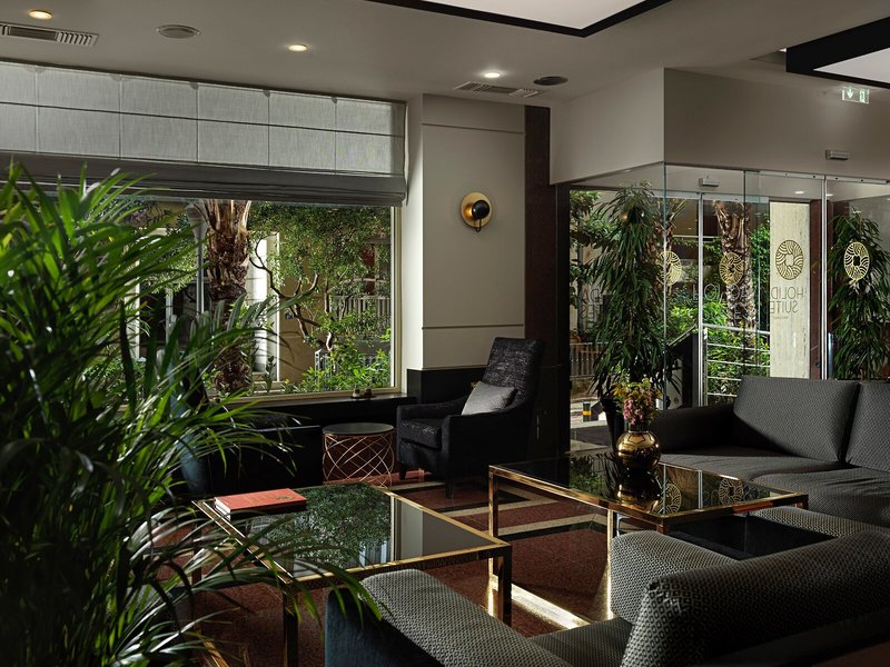 Holiday Suites