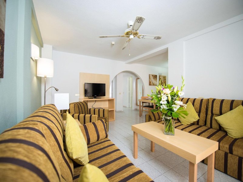 Ona El Marqués Resort 35