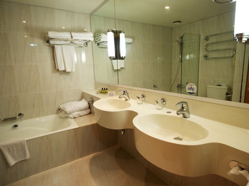 Adams Beach & Deluxe Wing 29