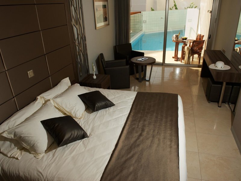 Adams Beach & Deluxe Wing 34