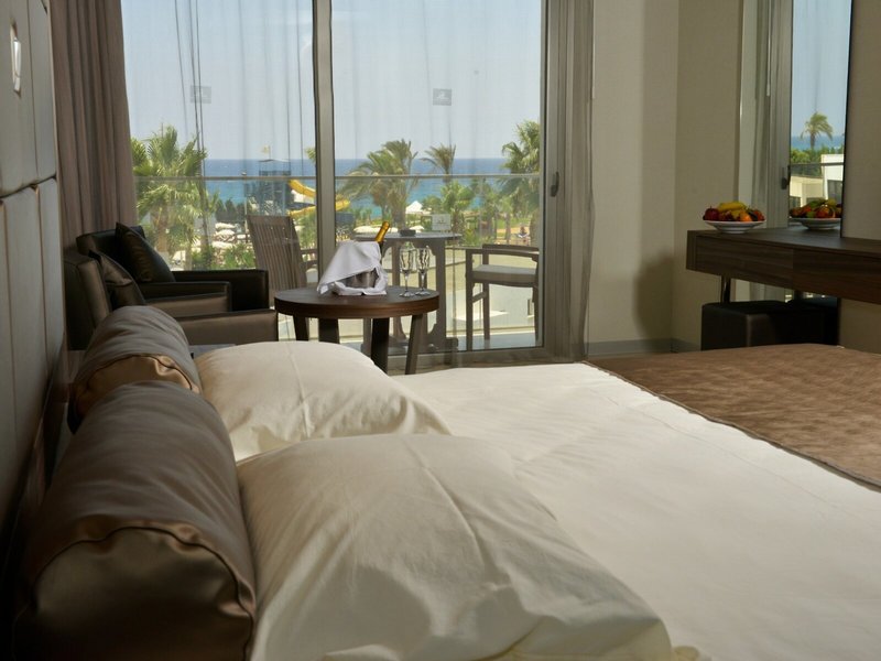 Adams Beach & Deluxe Wing 32