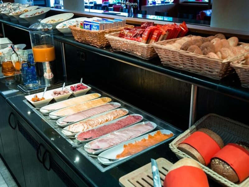 Best Western Plus Amsterdam Airport Hotel 13