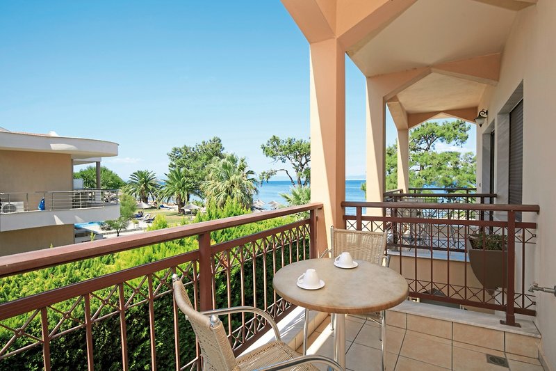 Mediterranean Beach Hotel 16