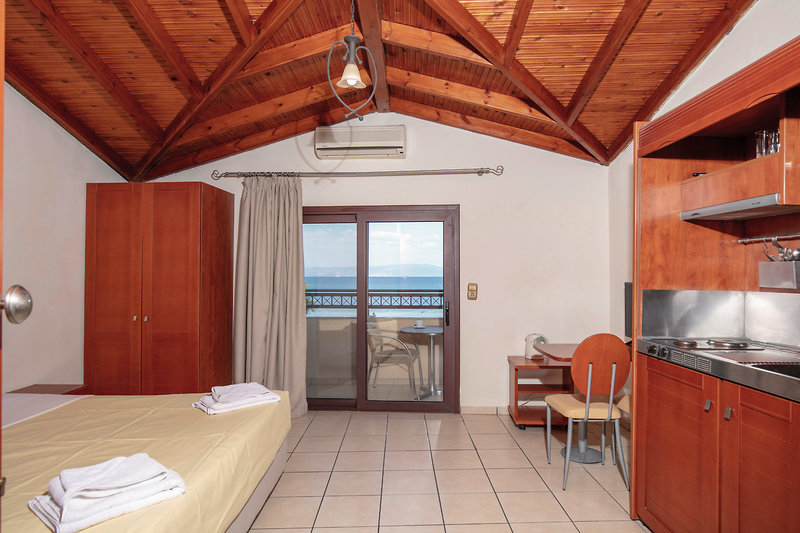 Mediterranean Beach Hotel 17