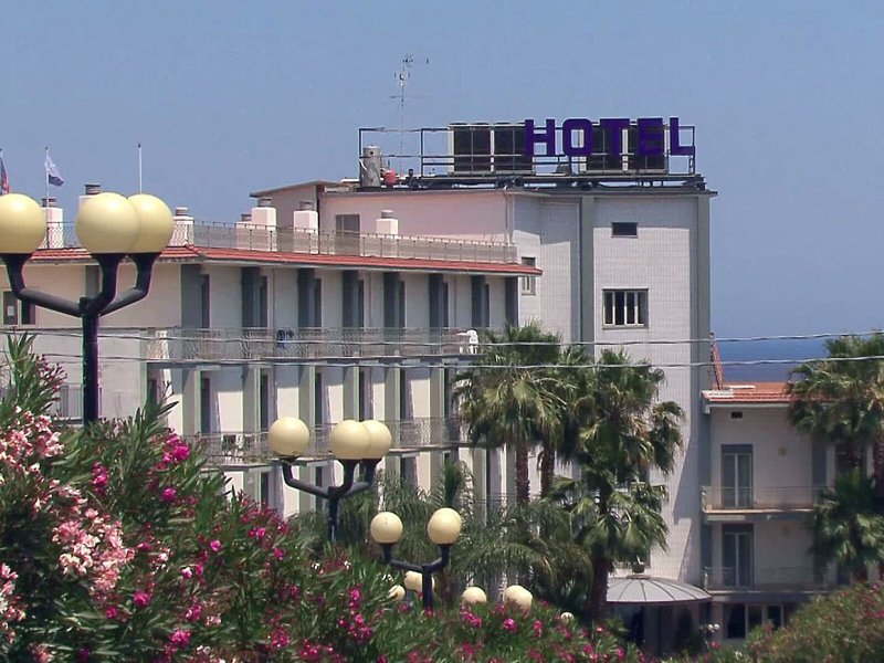 Art Hotel Capomulini