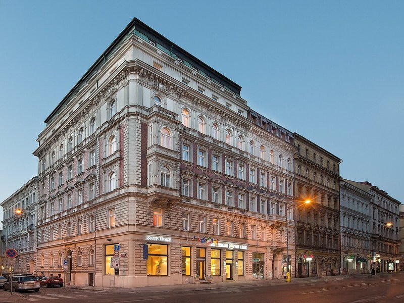 Suite Home 1 - Exterior