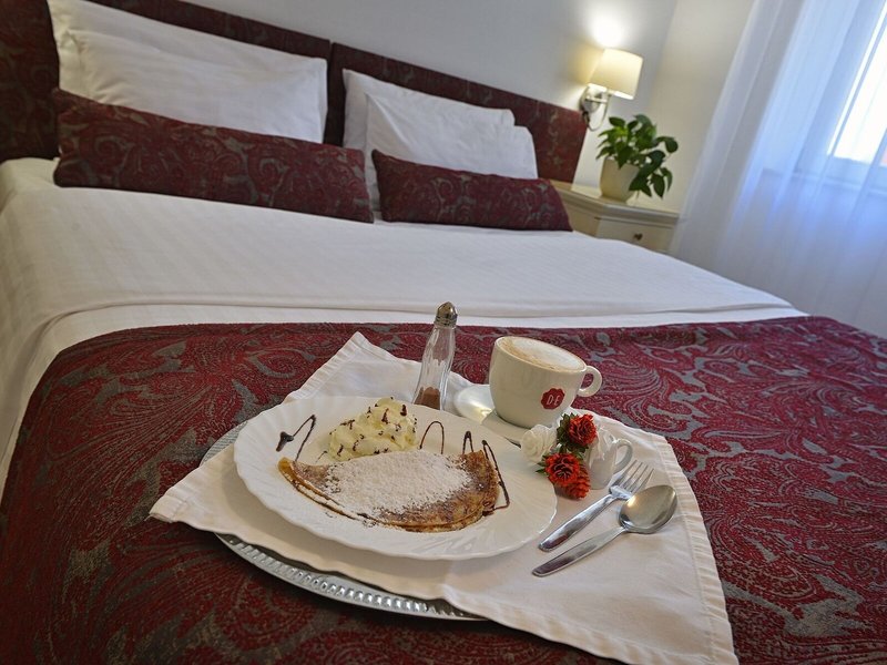 Suite Home 27 - Room Example