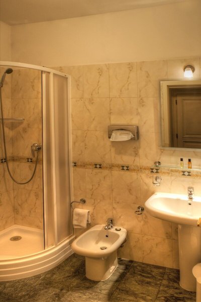 Suite Home 31 - Bathroom Example