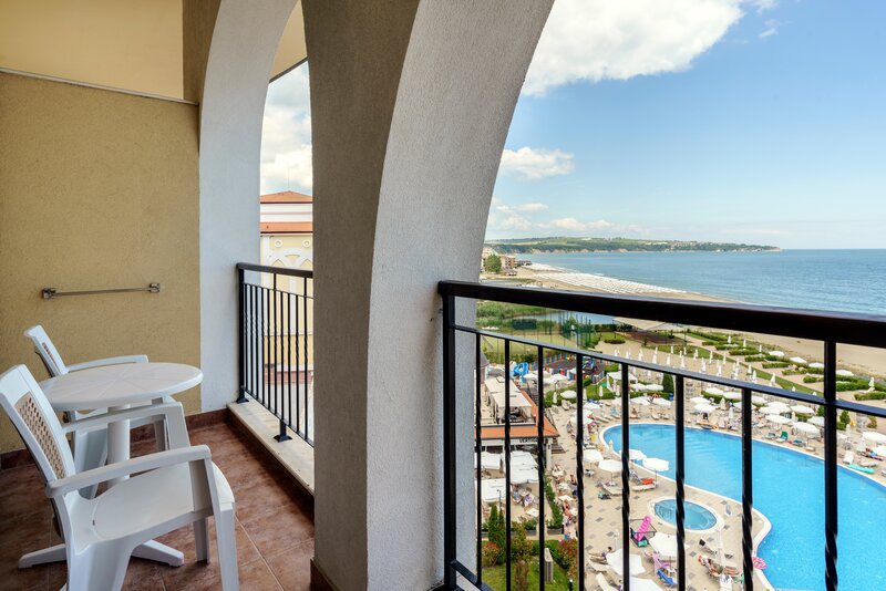 Alua Helios Bay 66