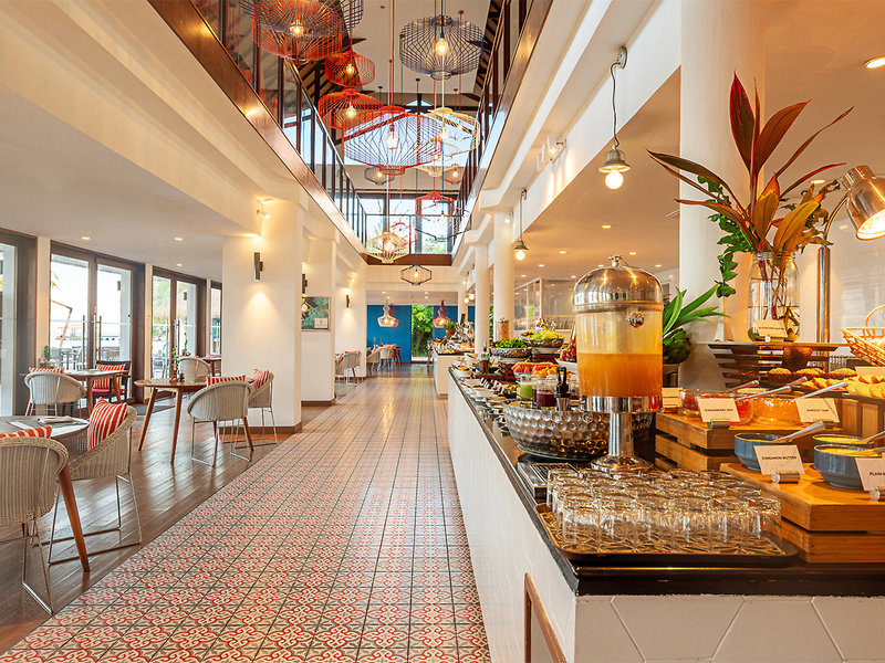 Mercure Maldives Kooddoo Resort 6