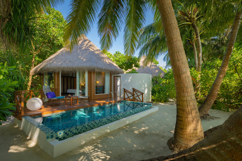 Mercure Maldives Kooddoo Resort 7