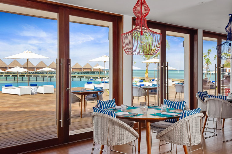 Mercure Maldives Kooddoo Resort 8