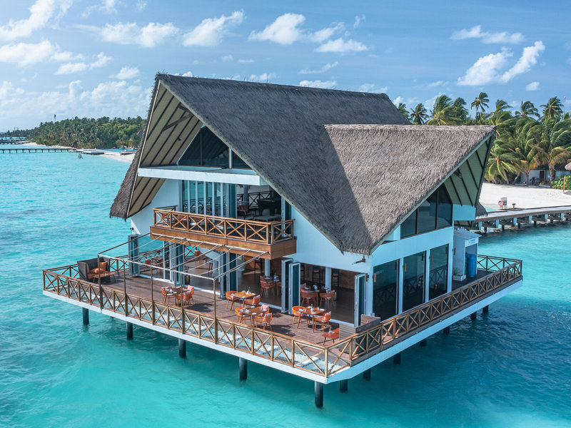 Mercure Maldives Kooddoo Resort 9