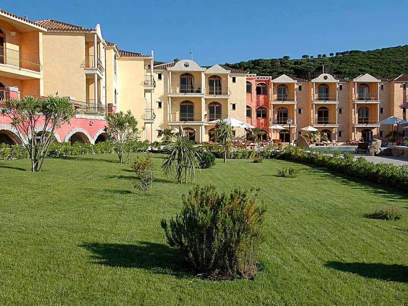 Club Esse Posada Beach Resort 5