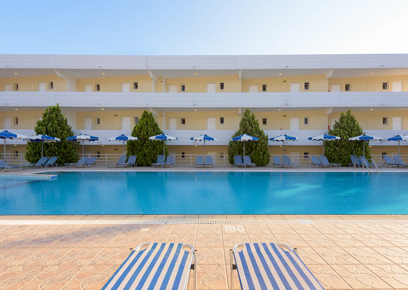 Memphis Beach Hotel  2