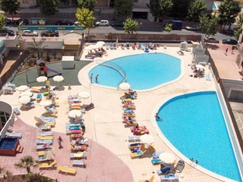 Dynastic Hotel & Spa 15
