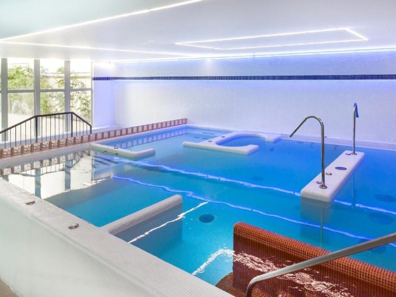 Dynastic Hotel & Spa 16