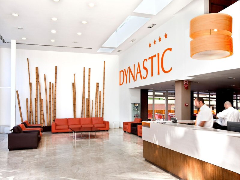 Dynastic Hotel & Spa 23