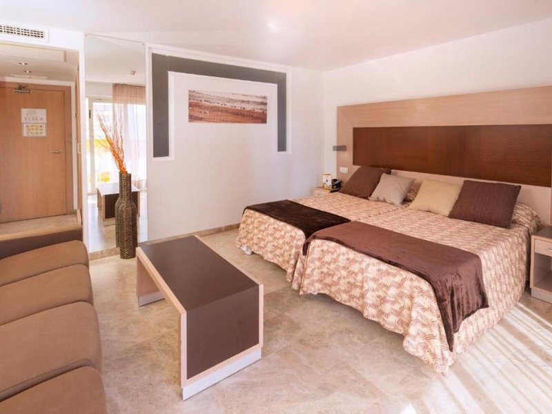 Dynastic Hotel & Spa 47
