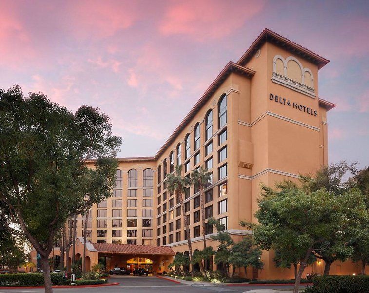 Delta Hotels Anaheim Garden Grove 1