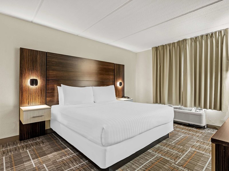 Sonesta Essential Orlando Airport 20