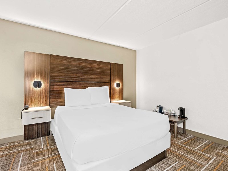 Sonesta Essential Orlando Airport 31