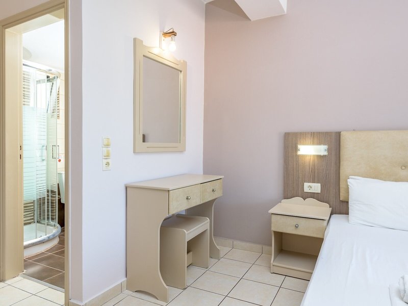 Georgia Apartments 13