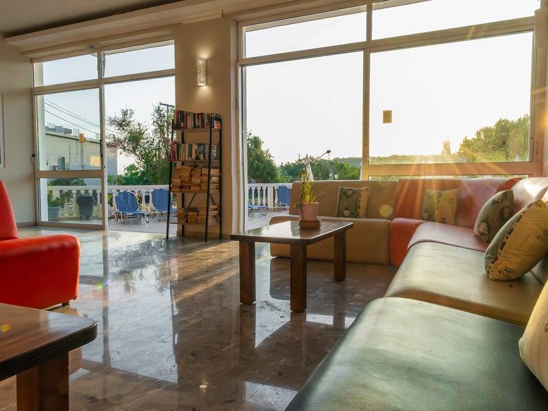 Georgia Apartments 16