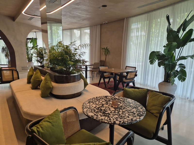 Garden Hotel 6
