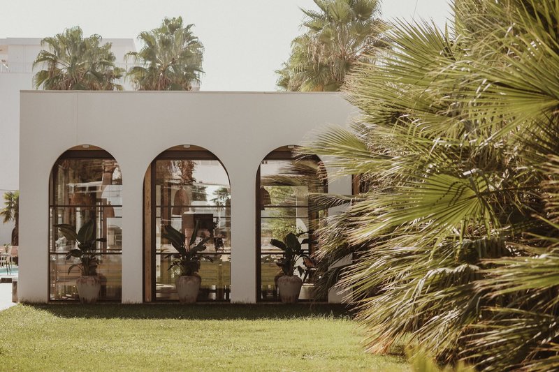 Garden Hotel 8