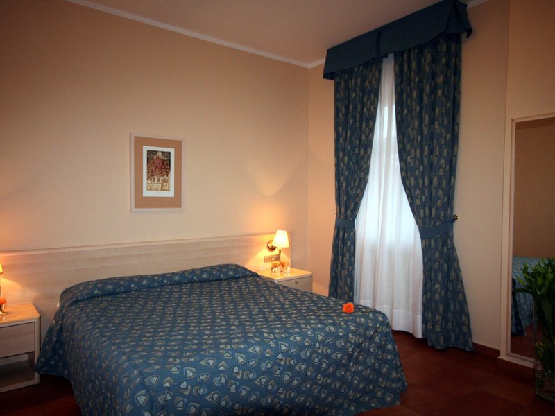Caesar Prague 38