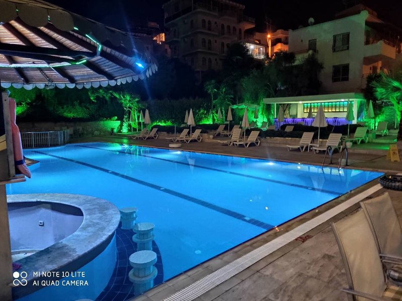 Happy Apart 6