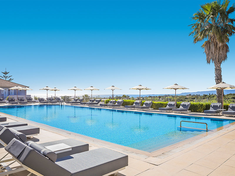 Astra Village Hotel & Suites 4