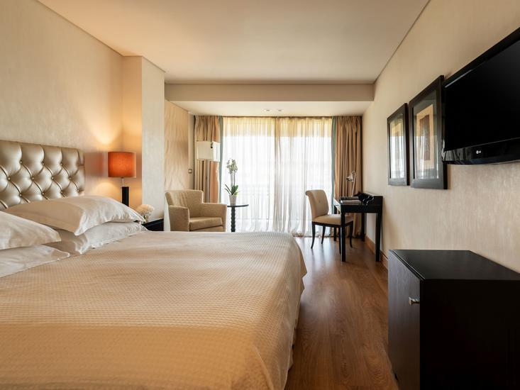 Plaza Resort 7